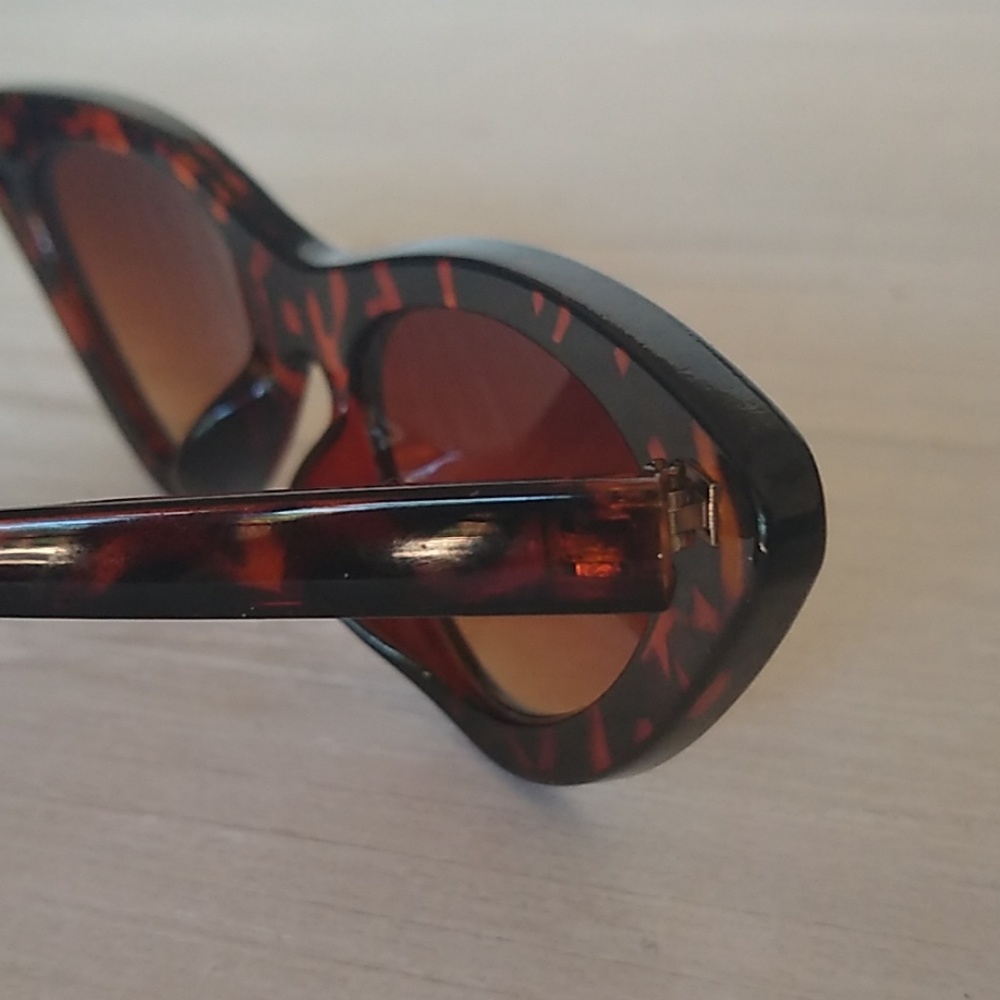 Trendy Cat Eye Faux Tortoise Shell Sunglasses - Picture 7 of 8